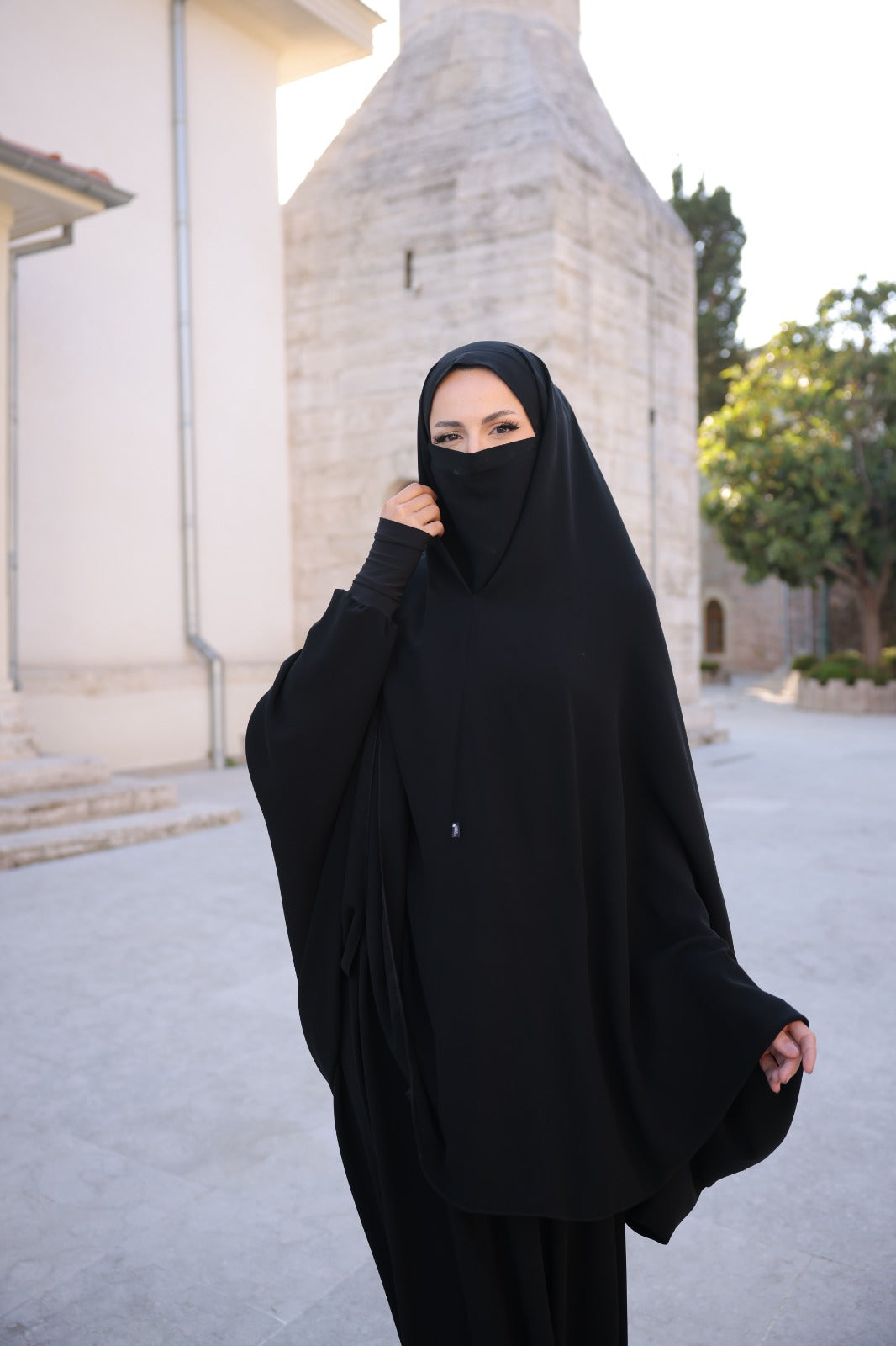 Elara Serisi: Soft Krep Kendinden Peçeli Khimar Set - Kuzgun Siyahı