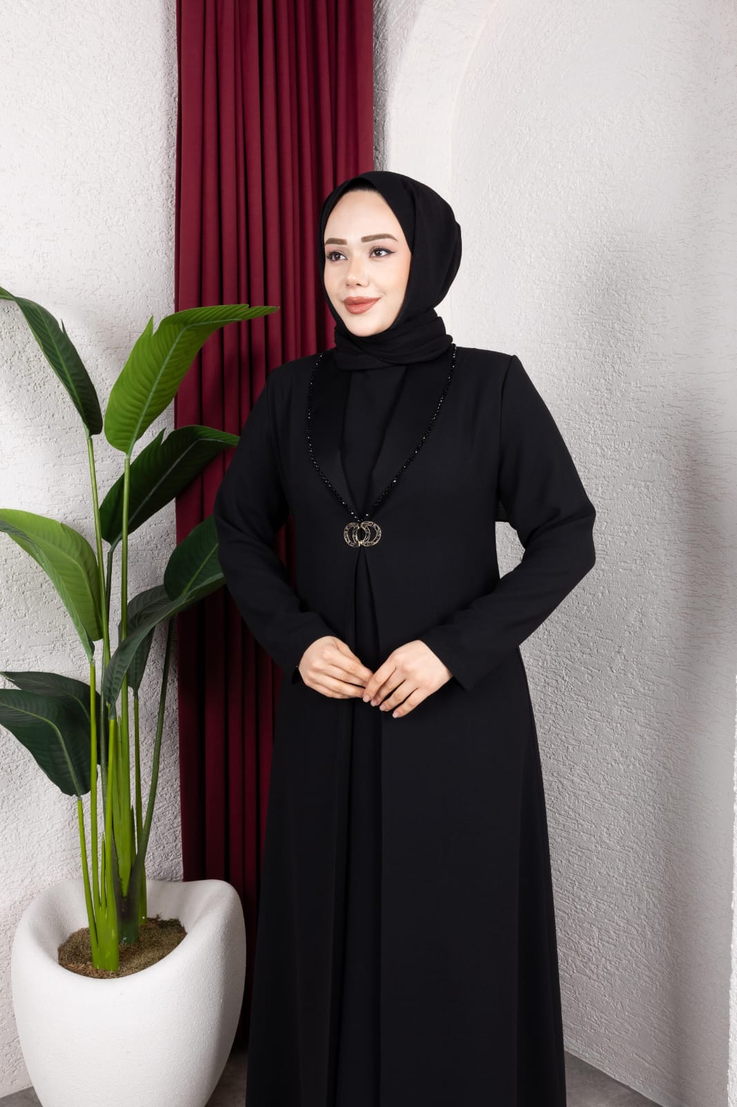 Siyah İnci Detaylı İki Parça Görünümlü Medine İpeği Abaya