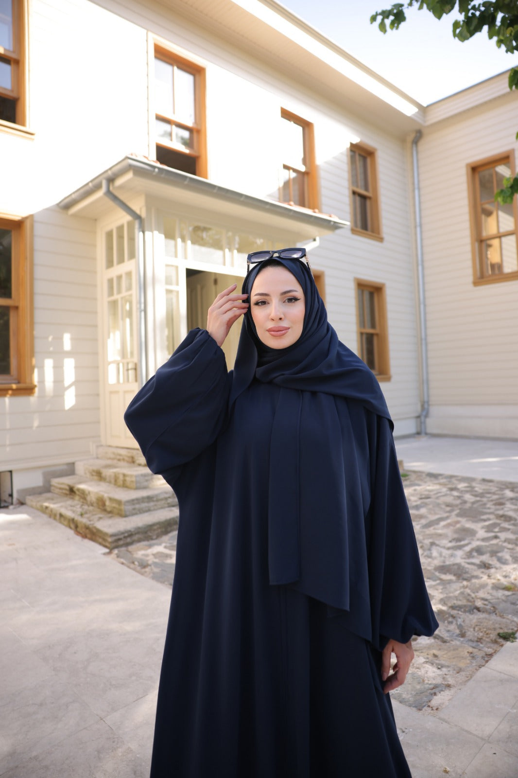 Aria Serisi: Akışkan Krep Balon Kol Abaya-Elbise